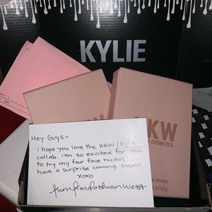 Kim Kardashian West Liquid Lipstick Set